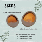 Product size comparison chart with 2 menstrual disc labeled S and L on a light blue background.